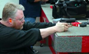 Ted Murphy shoots the SIG p224 Extreme photo