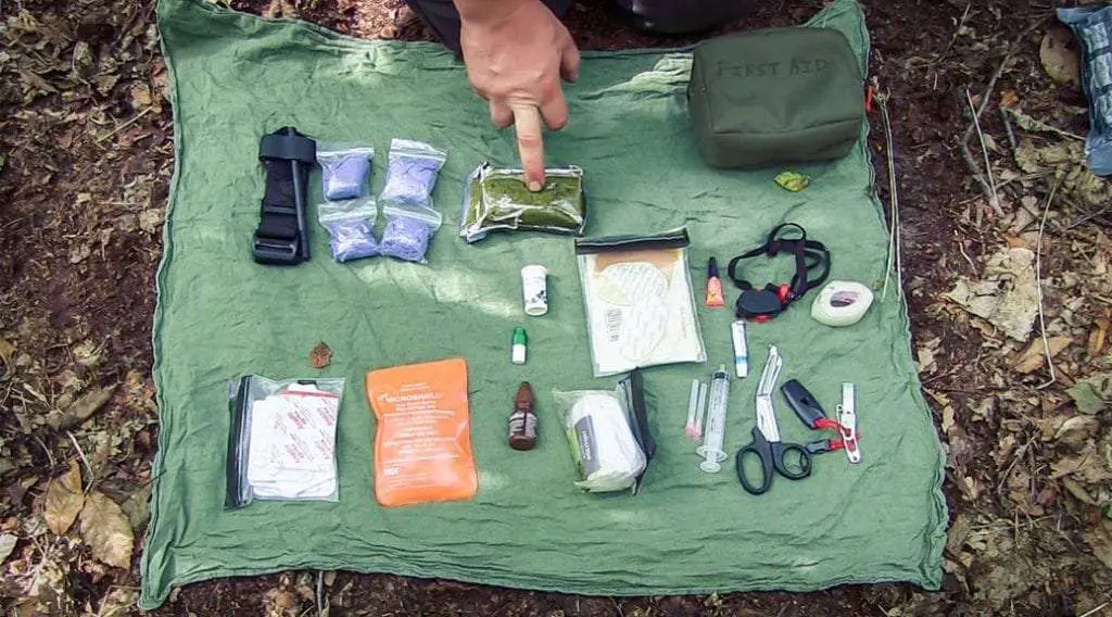 build a medical kit