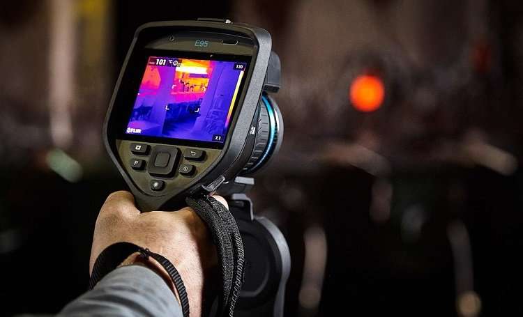 Holding Thermal Imager