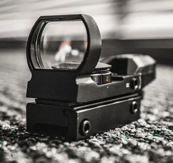 MCG reflex red dot sight